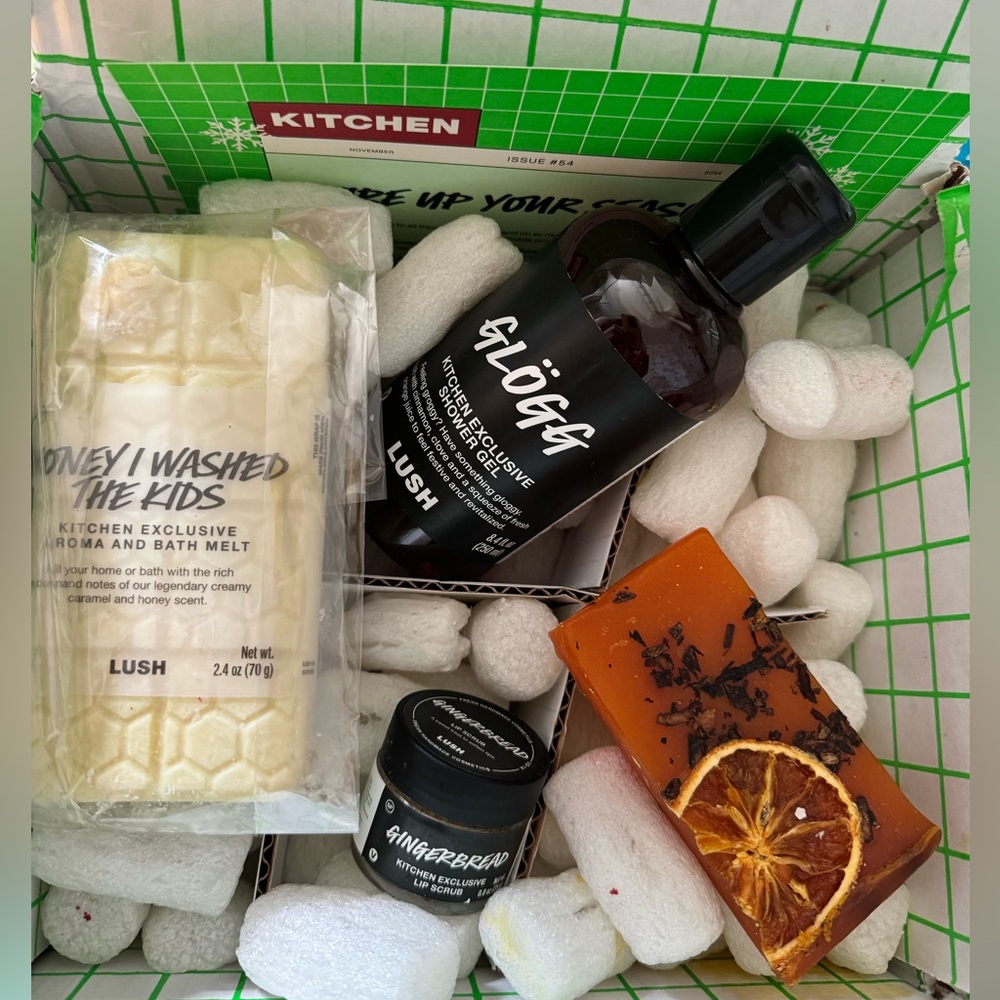 LUSH November 2024 Kitchen bath box - missing bubble bar